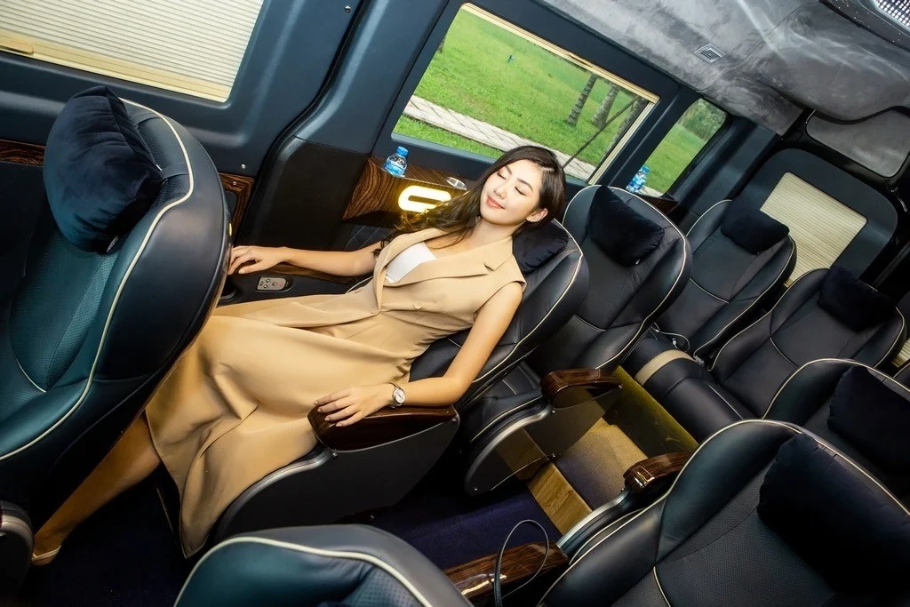 Xe Limousine Huế Đà Nẵng đưa đón tận nhà giá rẻ