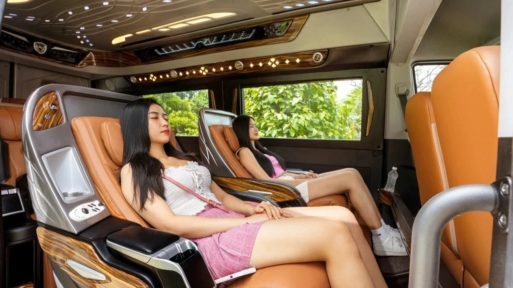 Xe Limousine Huế Đà Nẵng đưa đón tận nhà giá rẻ